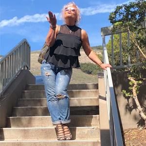 Meet your Posher, Lory